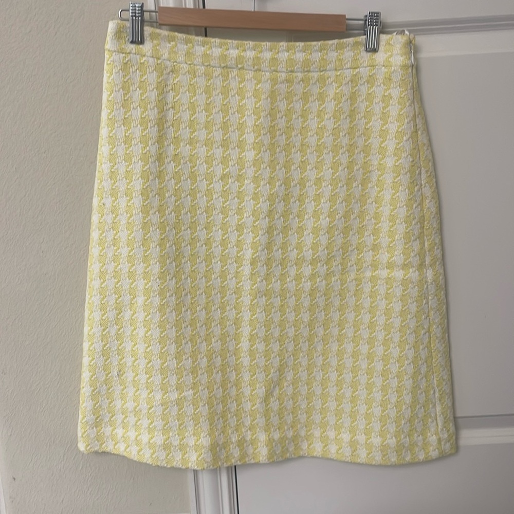 Banana Republic yellow and white mid length skirt